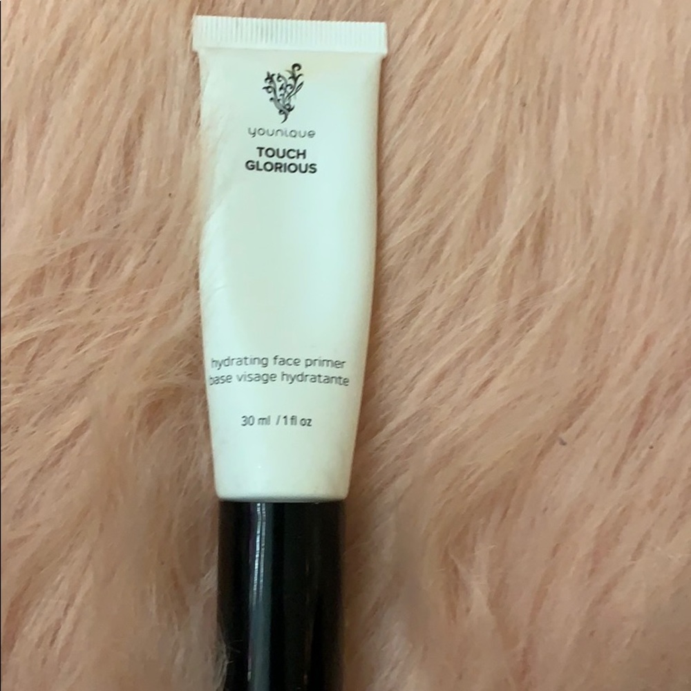 Younique hydrating face primer